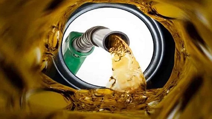 একদিনে দেশে এলো ৫১ হাজার টন তেল