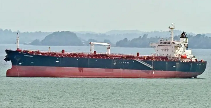 মালয়েশিয়া থেকে দুই জাহাজে এলো ৬৮ হাজার টন ডিজেল