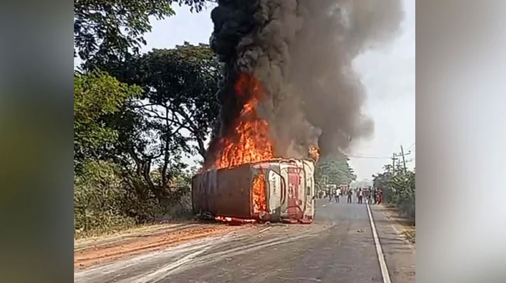 কুমিল্লায় ৪ জনের মৃত্যু: দুর্ঘটনার আগে চালকের সঙ্গে যাত্রীর তর্ক হয়, ছিলেন ‘অমনোযোগী’
