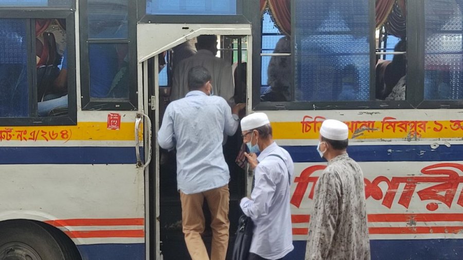 বাসের ভাড়া বাড়ল কিলোমিটারে ১১ পয়সা, আজ থেকে কার্যকর