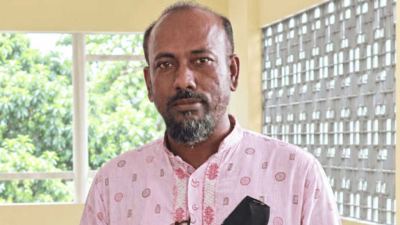 কুলিয়ারচরে পুলিশের হাত থেকে হাতকড়াসহ পালালেন আওয়ামী লীগ নেতা