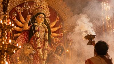 দুর্গাপূজায় টানা পাঁচ দিনের ছুটি, অনুদান বাড়ল এক কোটি টাকা