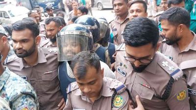 রবীন্দ্রনাথের ছবি মোছার চেষ্টা: চারজনকে রিমান্ড দিয়েছে আদালত