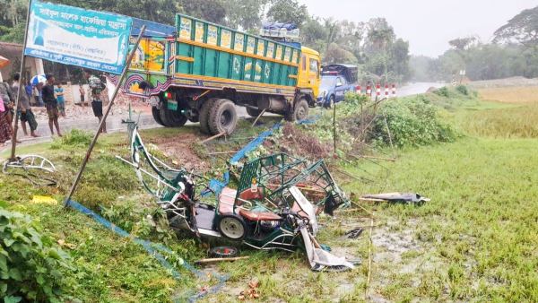 জামালপুরে ট্রাকের ধাক্কায় নিহত ৪