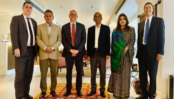 মার্কিন রাষ্ট্রদূতের সঙ্গে বিএনপি নেতাদের বৈঠক