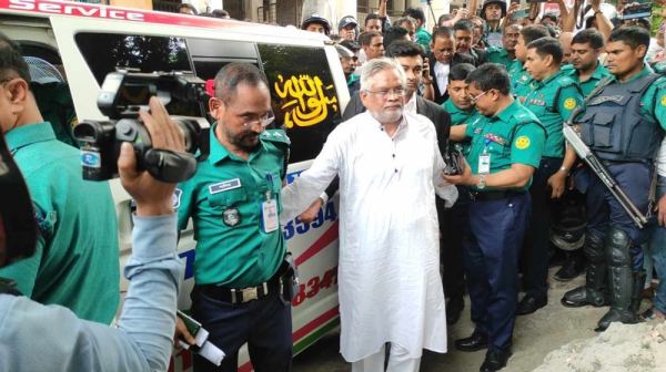 জামিন নামঞ্জুর, অ্যাম্বুলেন্সে কারাগারে গেলেন বিএনপি নেতা আমান