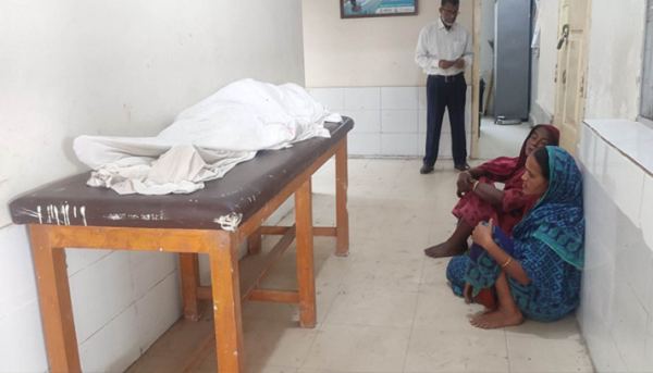 গভীর রাতে র‌্যাবের অভিযান, বৃদ্ধের মৃত্যু নিয়ে ‘রহস্য’!