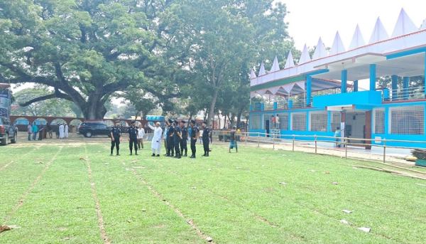 প্রস্তুত শোলাকিয়া, মোবাইল-ছাতায় নিষেধাজ্ঞা
