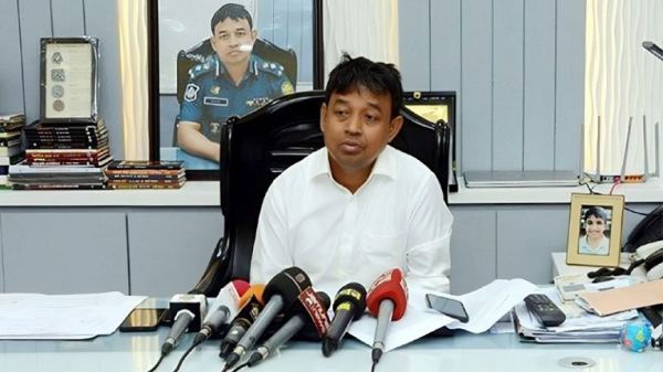 সরকারি কর্মকর্তারা বিদেশ গিয়ে ফিরবেন না, এটা গুজব : হারুন