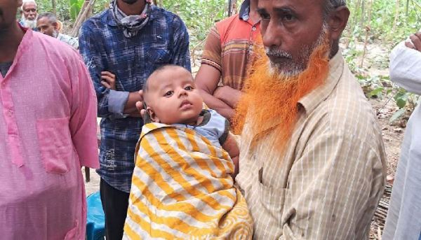 ঘুমন্ত বাবা-মায়ের কোল থেকে চুরি হওয়া শিশু খুলনায় উদ্ধার