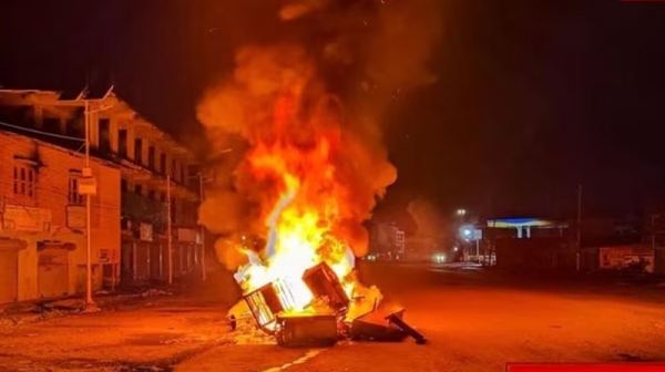 ফের অশান্তির আগুনে জ্বলছে মণিপুর, কারফিউ জারি