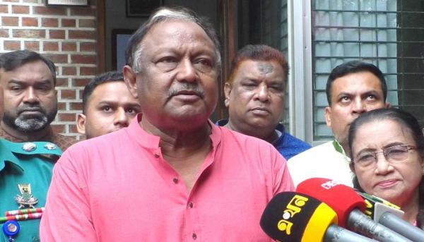 দু-একদিনের মধ্যে দাম না কমলে পেঁয়াজ আমদানি : বাণিজ্যমন্ত্রী