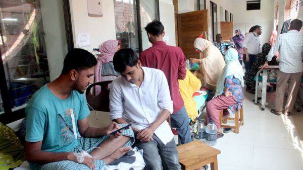 ডেঙ্গুতে ১৫ জনের মৃত্যু, হাসপাতালে ৩১২৩ রোগী