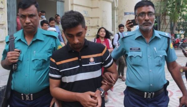 জাল সইয়ে বিভাগ পরিবর্তনের আবেদন, জবি শিক্ষার্থী আটক
