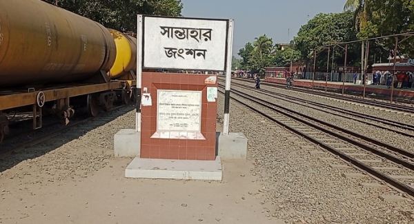 আদমদীঘিতে ট্রেনে কাটা পড়ে যুবকের মৃত্যু