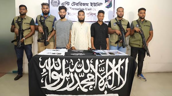 খোঁজ মিলেছে নতুন জঙ্গি সংগঠনের, গ্রেপ্তার ৩