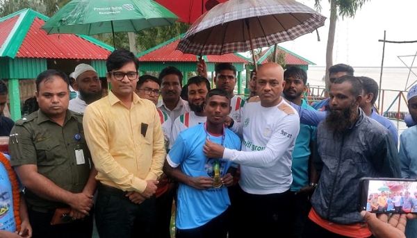 ৫০ কিলোমিটার সাঁতারে সেরা রাব্বি