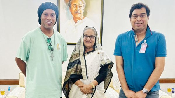প্রধানমন্ত্রীর সঙ্গে সাক্ষাৎ করলেন রোনালদিনহো