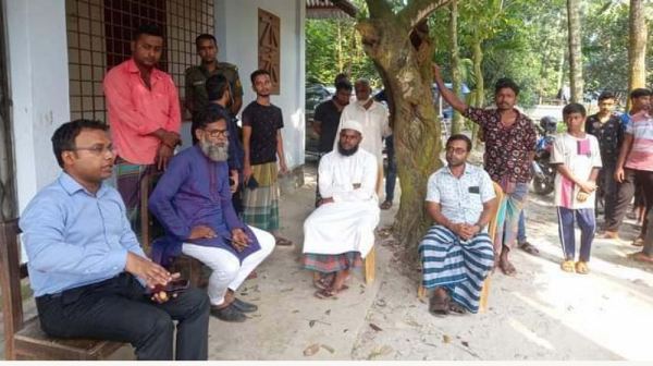 ডিসির সমঝোতায় চাকরিতে ফিরলেন সেই ইমাম