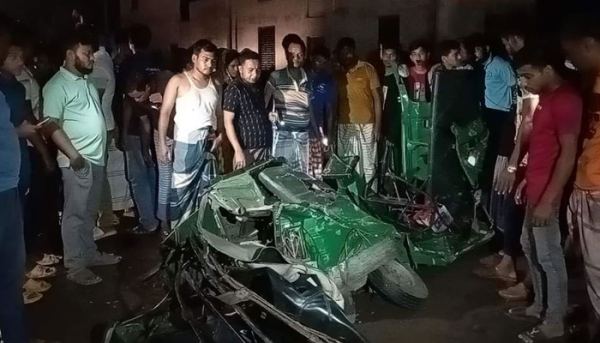 বগুড়ায় বাস-অটোরিকশা মুখোমুখি সংঘর্ষ নিহত ২
