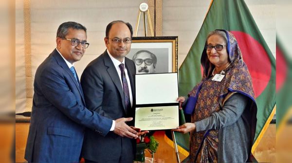 ব্রাউন ইউনিভার্সিটি মেডিকেল স্কুলের বিশেষ সম্মাননা পেলেন প্রধানমন্ত্রী