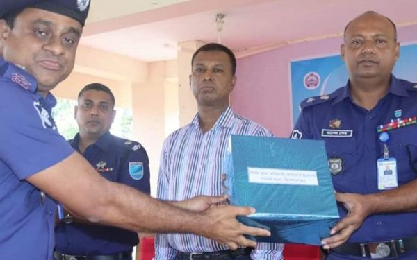 কিশোরগঞ্জ জেলার শ্রেষ্ঠ ওসি ভৈরব থানার মাকছুদুল আলম