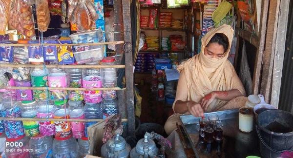 ফরিদপুরে চা বিক্রি করা মেয়েটি পেলো জিপিএ-৫