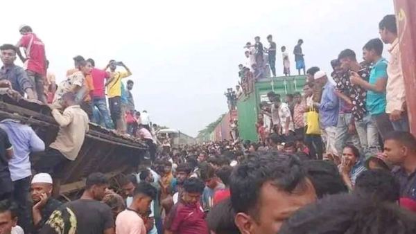 ভৈরবে যাত্রীবাহী ট্রেনে মালবাহী ট্রেনের ধাক্কা, নিহত ১৫
