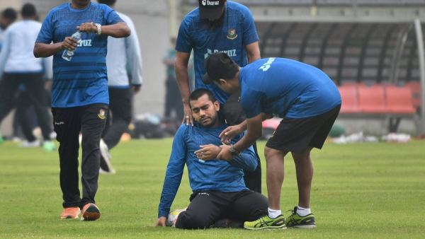 মুখে আঘাত পেয়ে হাসপাতালে মিরাজ