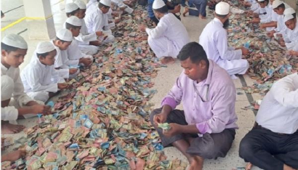 পাগলা মসজিদের দানবাক্সে ১৯ বস্তা টাকা, চলছে গণনা