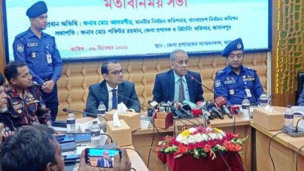 প্রকৃত সাংবাদিকরাই শুধু কার্ড পাবেন : ইসি আলমগীর