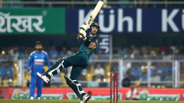 ম্যাক্সওয়েল তান্ডবে শেষ বলে হারল ভারত