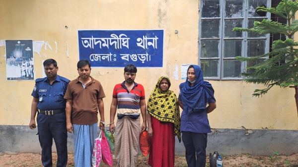 খাটের নিচে গাঁজা, নারী মাদক কারবারি গ্রেফতার