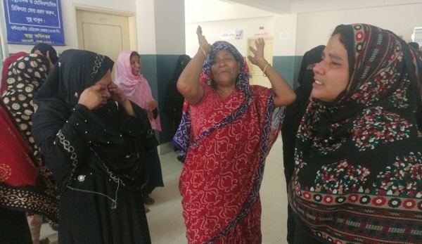 ভৈরবে প্রবাসীর স্ত্রী-সন্তানের ঝুলন্ত লাশ উদ্ধার