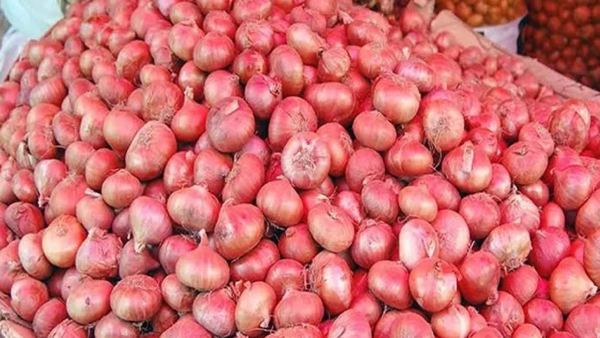 পেঁয়াজ উঠলো ১৫০ টাকায়, কমেনি আলুর দাম