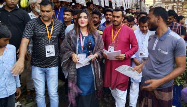 এমপি নির্বাচন করবেন মাহি