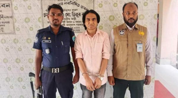 ভৈরবে ১৪ মামলার আসামি মনির গ্রেপ্তার