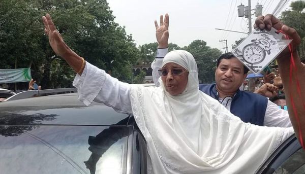 হাড্ডাহাড্ডি লড়াইয়ের পর অবশেষে জাহাঙ্গীরের মায়ের জয়