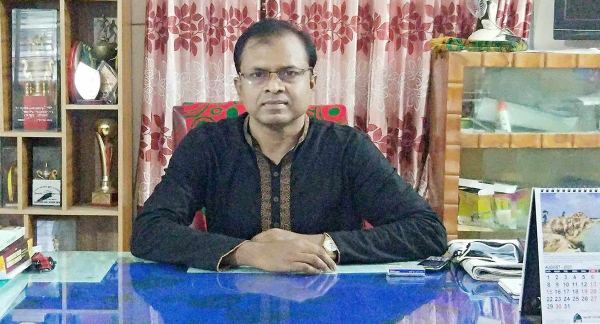 ফরিদপুরে প্রধান শিক্ষকের বিরুদ্ধে নারী নারী কেলেঙ্কারির অভিযোগ