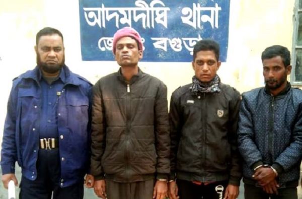 আদমদীঘিতে ছাগল চুরি করে পালানোর সময় জনতার হাতে আটক ৩