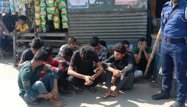 আমতলী পৌরসভা নির্বাচনে ৪০ বহিরাগত আটক