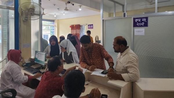 পাকুন্দিয়ায় ফ্রি মেডিকেল ক্যাম্প অনুষ্ঠিত