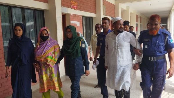 প্রেমিকার ঘরে গিয়ে ধরা, প্রেমিককে নিয়ে শাশুড়িকে খুন