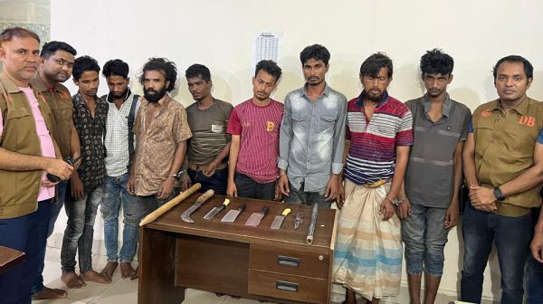সাভারে ৮ ডাকাত গ্রেপ্তার