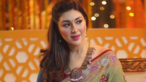 ভালোবাসা দিবসে সুখবর দেবেন অপু বিশ্বাস!