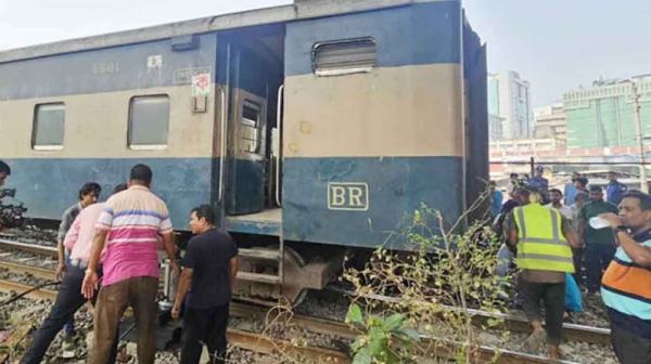 তেজগাঁওয়ে যমুনা এক্সপ্রেস ট্রেন লাইনচ্যুত