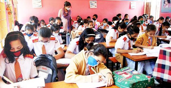 প্রাথমিক বিদ্যালয়ে পুরোদমে ক্লাস চালুর নির্দেশ মন্ত্রণালয়ের