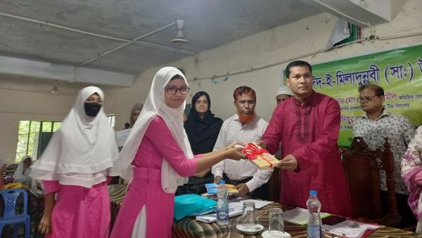রাজশাহী বহুমুখী বালিকা উচ্চ বিদ্যালয়ে ঈদে মিলাদুন্নবী উদযাপিত