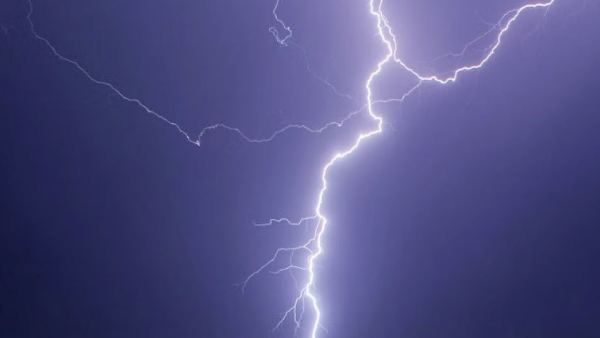 বজ্রপাতে ৪ জনের মৃত্যু