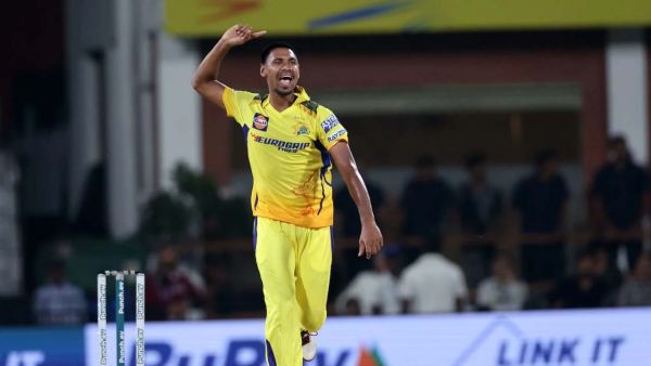 আইপিএলের মাঝপথে হঠাৎ দেশে ফিরলেন মুস্তাফিজ